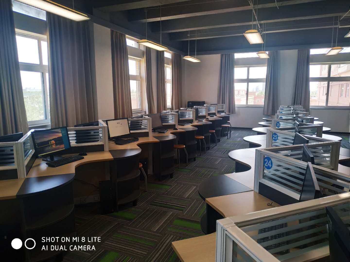 助力國際學校，智慧課堂上線！